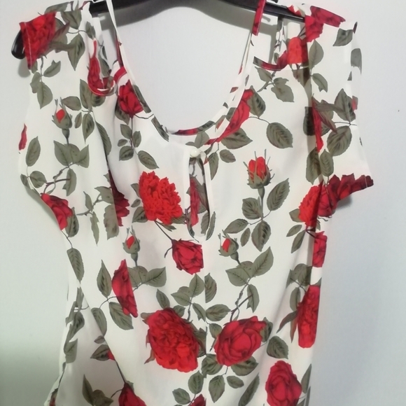 Cold Shoulder Blouse/Top. Streetwear Society. Small. Rose pattern. - Picture 6 of 8